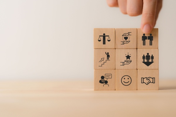 Shutterstock_LFSSparticuliers Les nouveautés sociales applicables en 2026 pour les salariés et les dirigeants