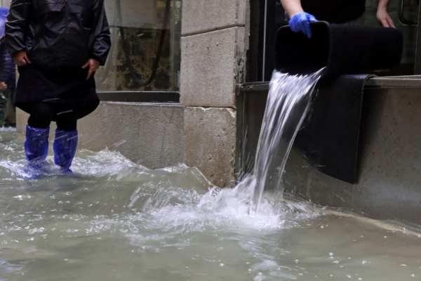 Shutterstock inondations urssaf