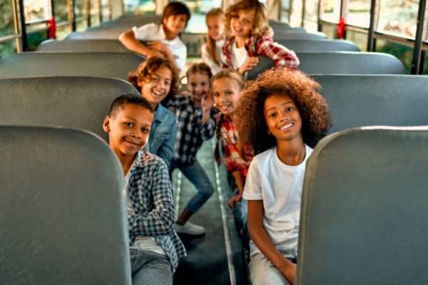 Fidu - - Transports en commun : pas pour les enfants ? -